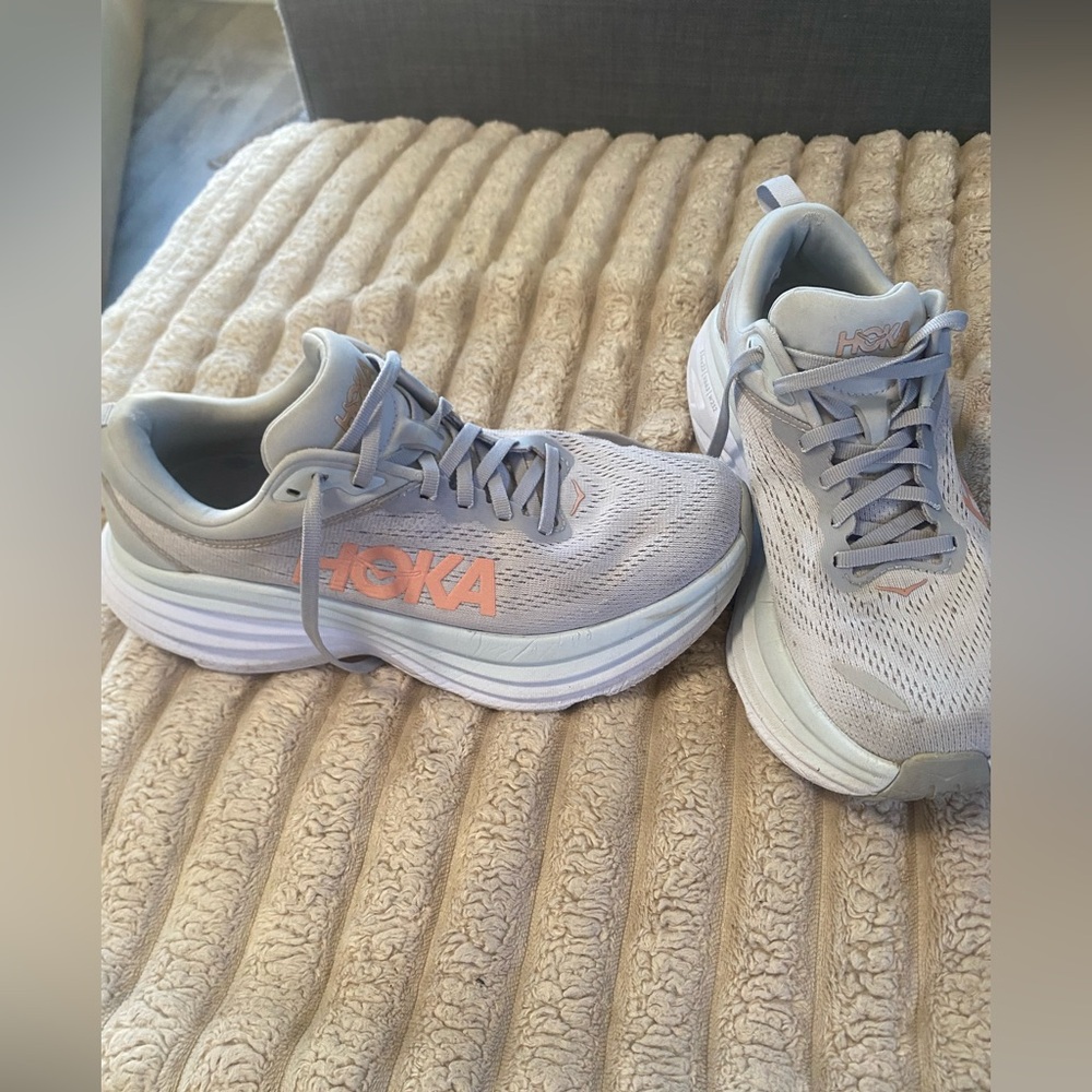 Women’s Hoka Bondi in grey and peach